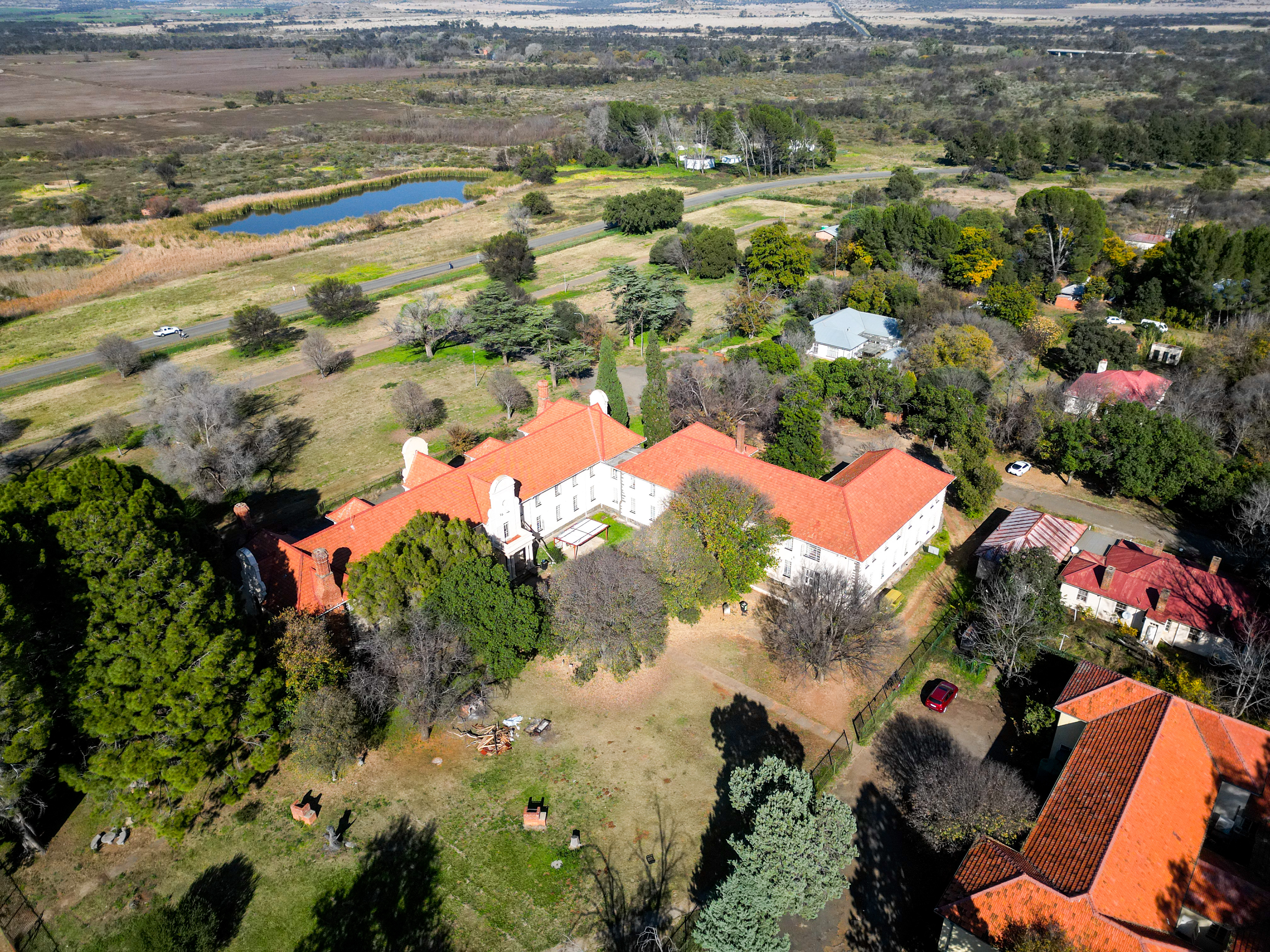 Glen College campus photo 9